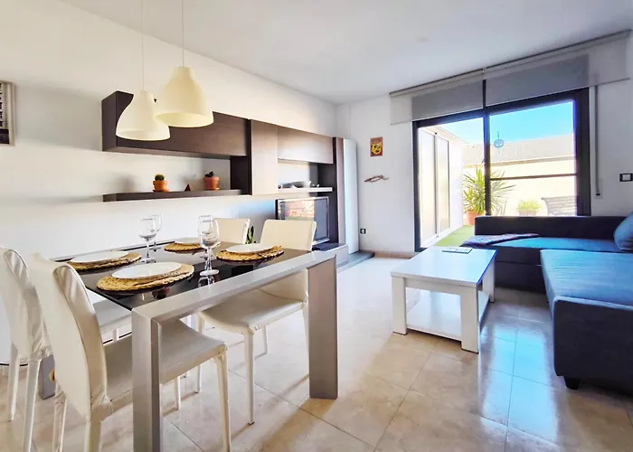 Amplio Y Comodo Con Terraza, Appartement Ulldecona
